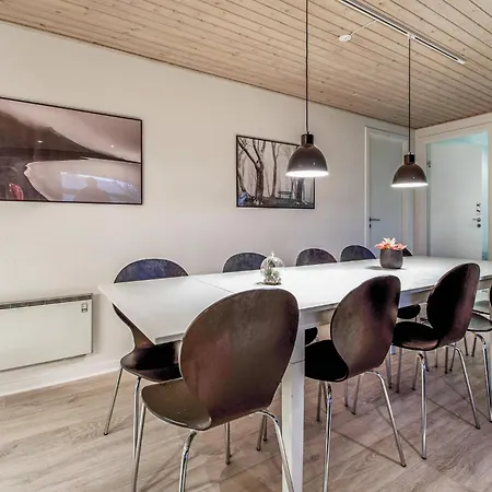 Stunning In Juelsminde With Sauna Σπίτι διακοπών *