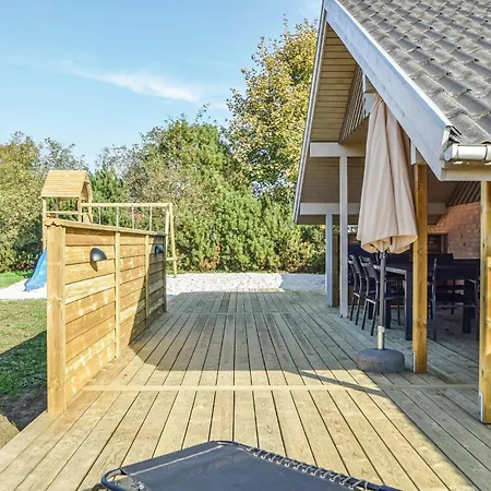 Stunning In Juelsminde With Sauna Σπίτι διακοπών