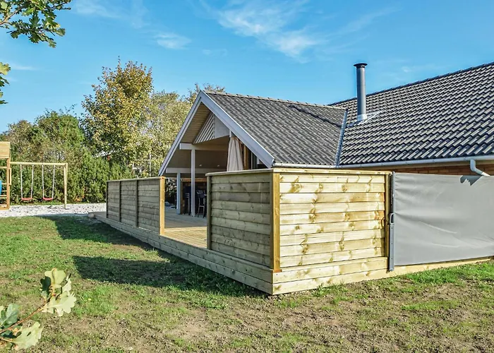 別荘 Stunning In Juelsminde With Sauna Sønderby
